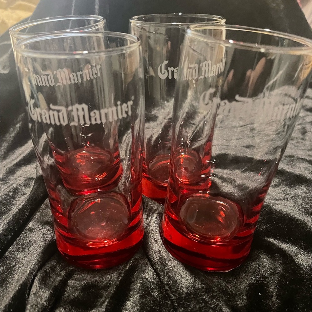 Red Glass Set - Picture 1 of 9